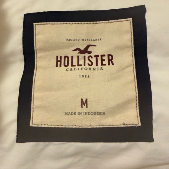 White Hollister Vest - Picture 4 of 4
